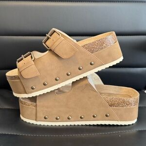 NEW Altard State Platform Sandals